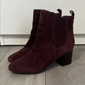 MARCIANO 🍒 HOST PICK Burgundy Suede Ankle Boots, Size 8